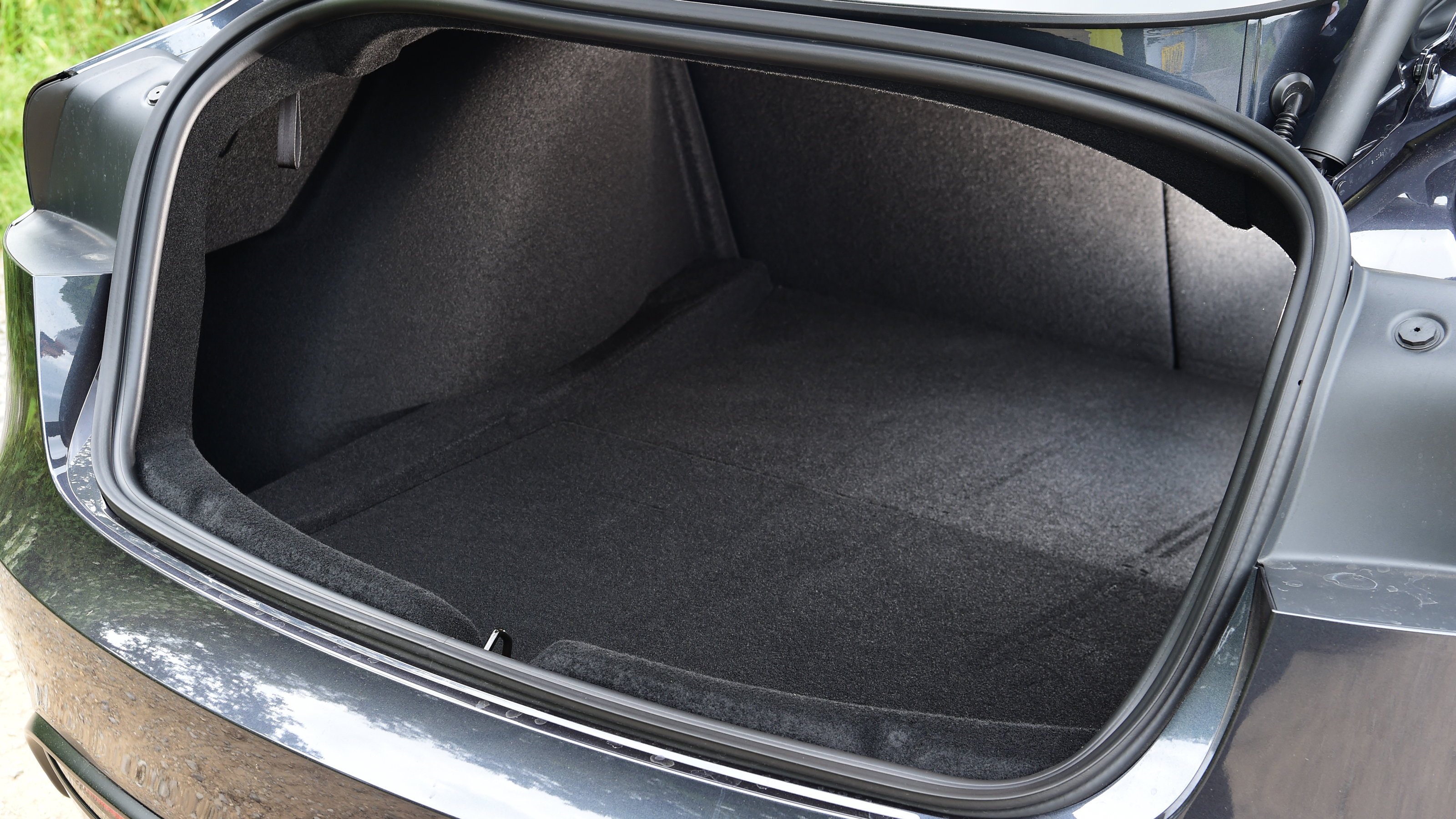 Tesla Model 3 - boot