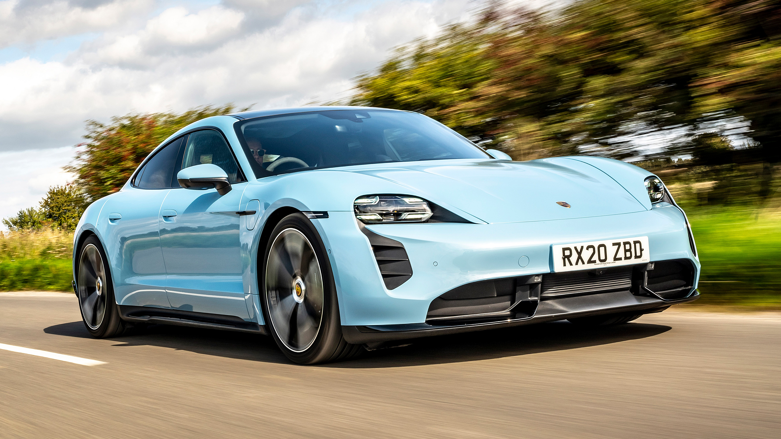 Porsche Taycan - front tracking