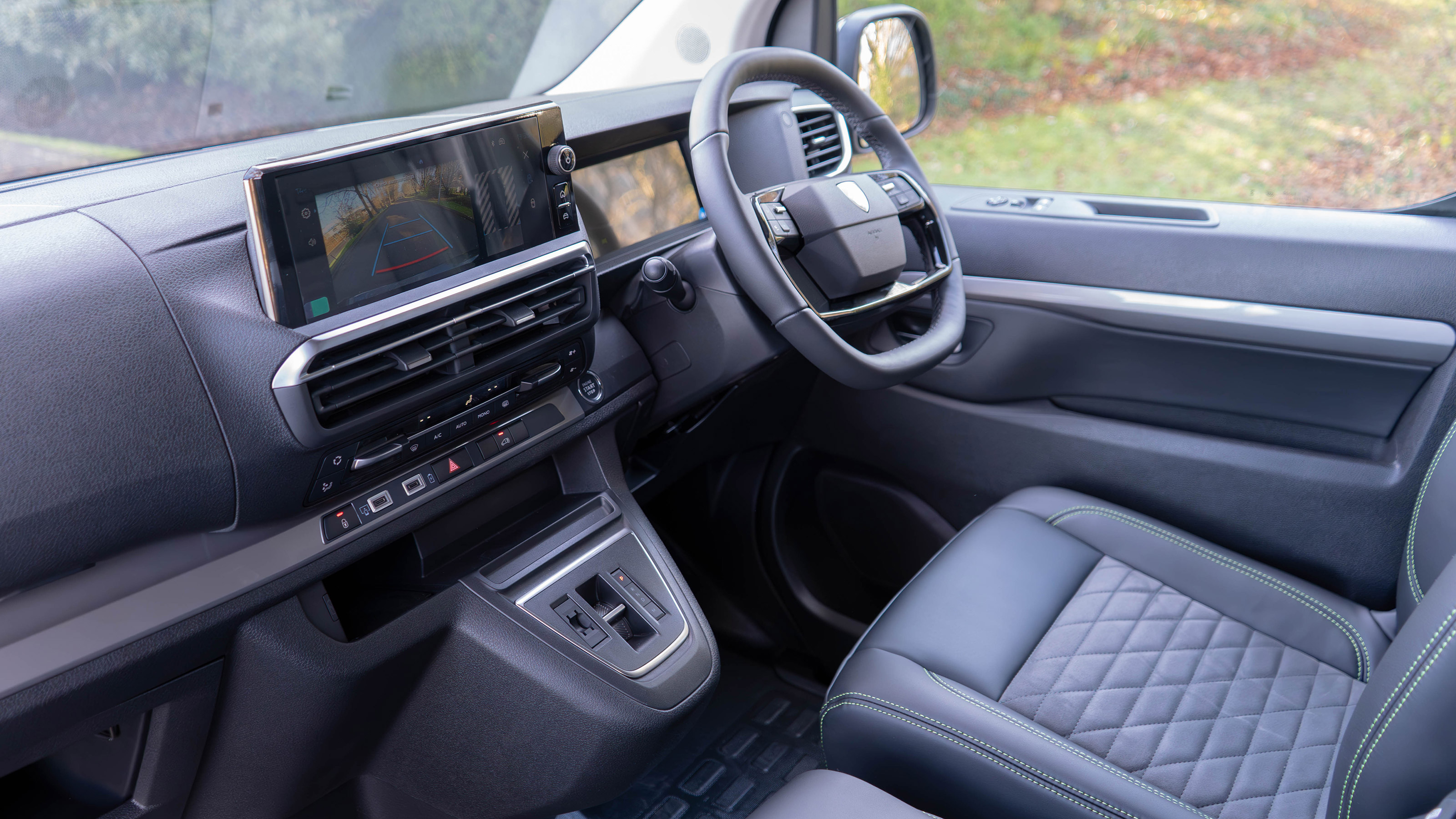Peugeot Expert Sport - dash