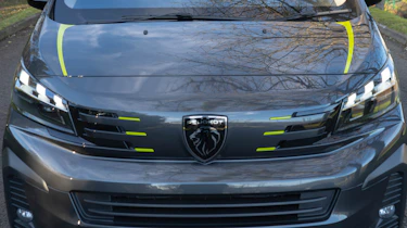 Peugeot Expert Sport - front detail
