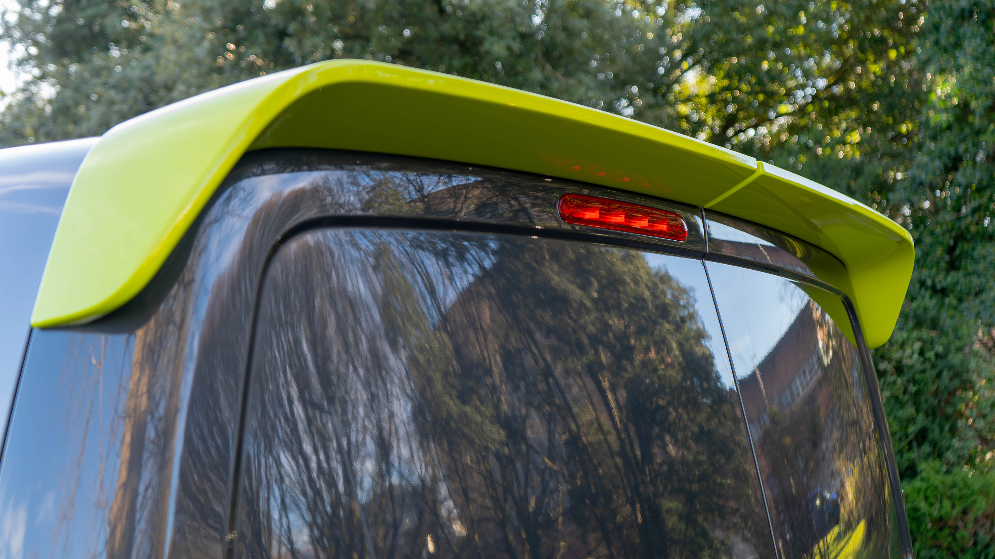 Peugeot Expert Sport - rear wing