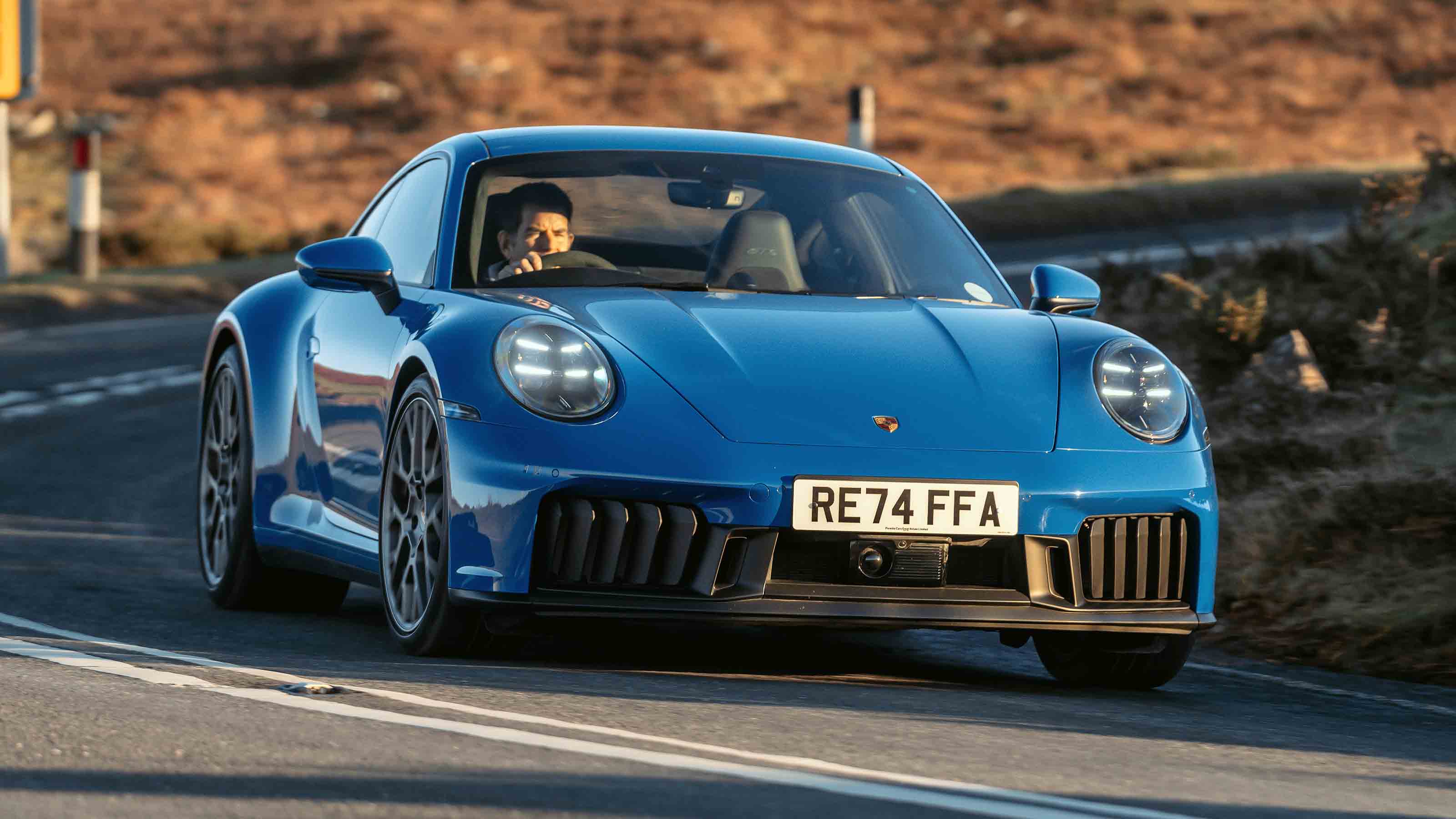 Porsche 911 - front cornering