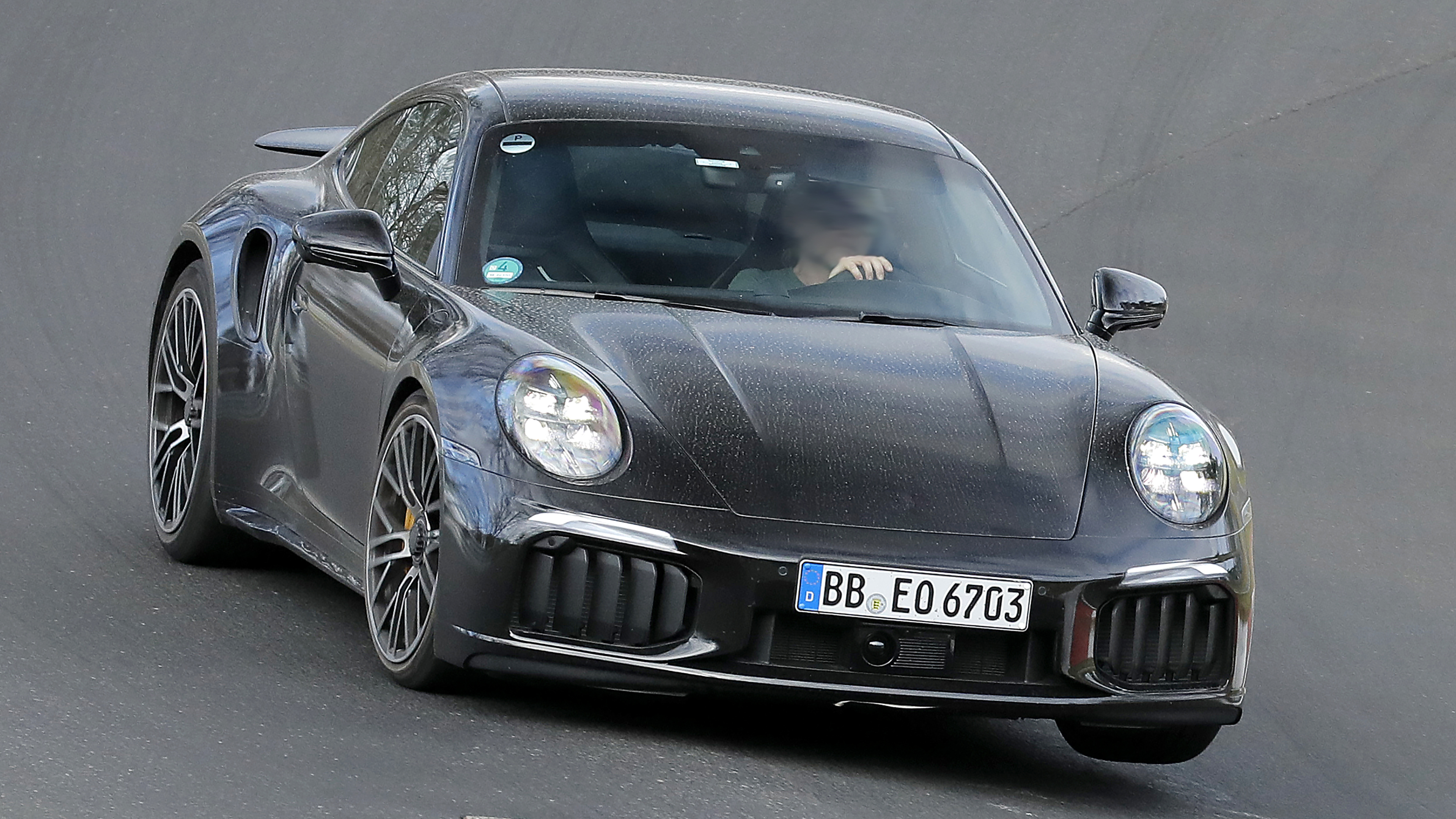 Porsche 911 Turbo S Facelift - front cornering