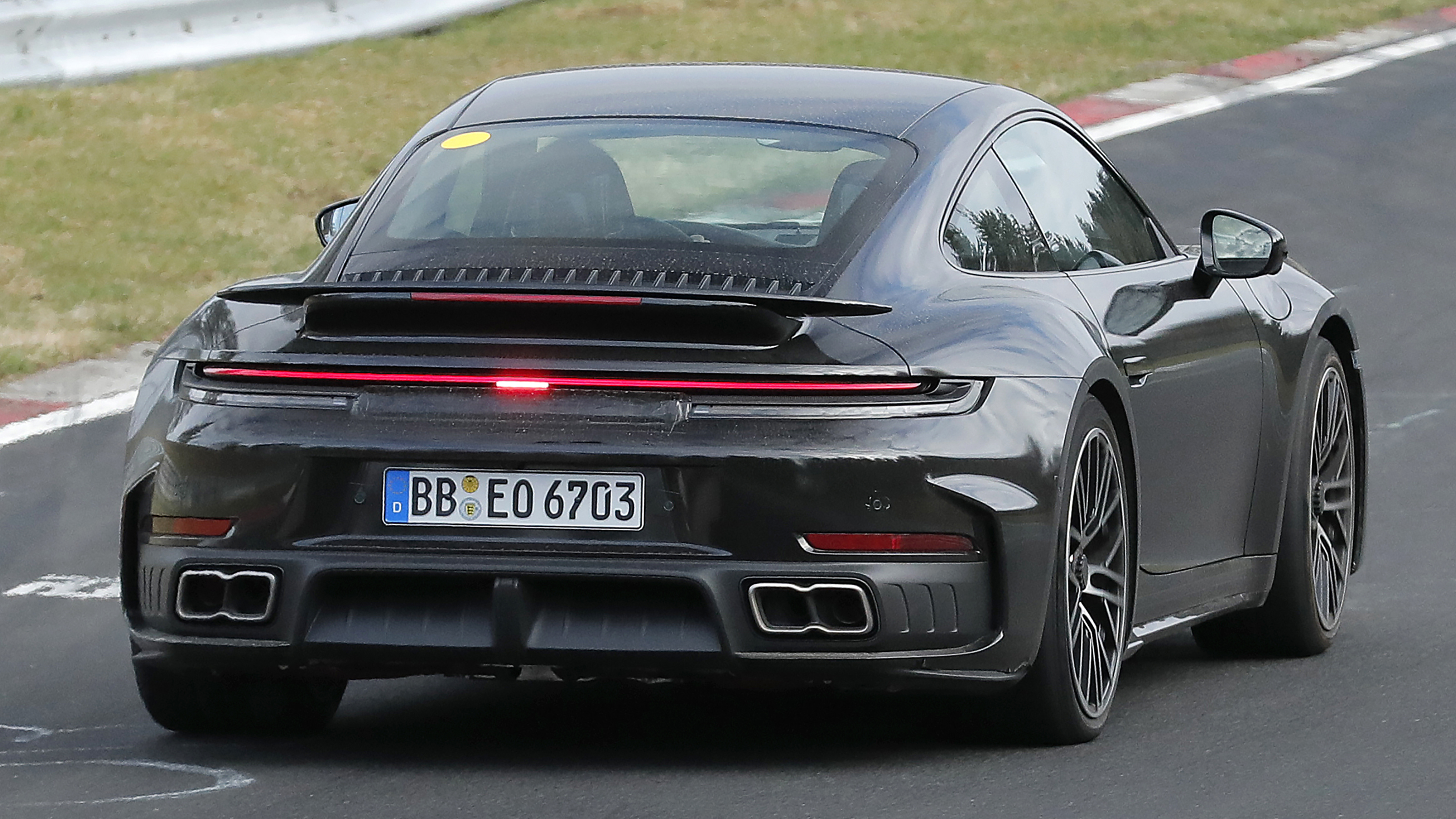 Porsche 911 Turbo S Facelift - rear tracking