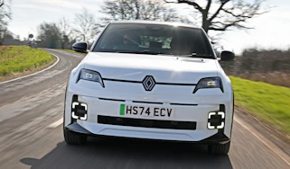 Renault 5 - full front