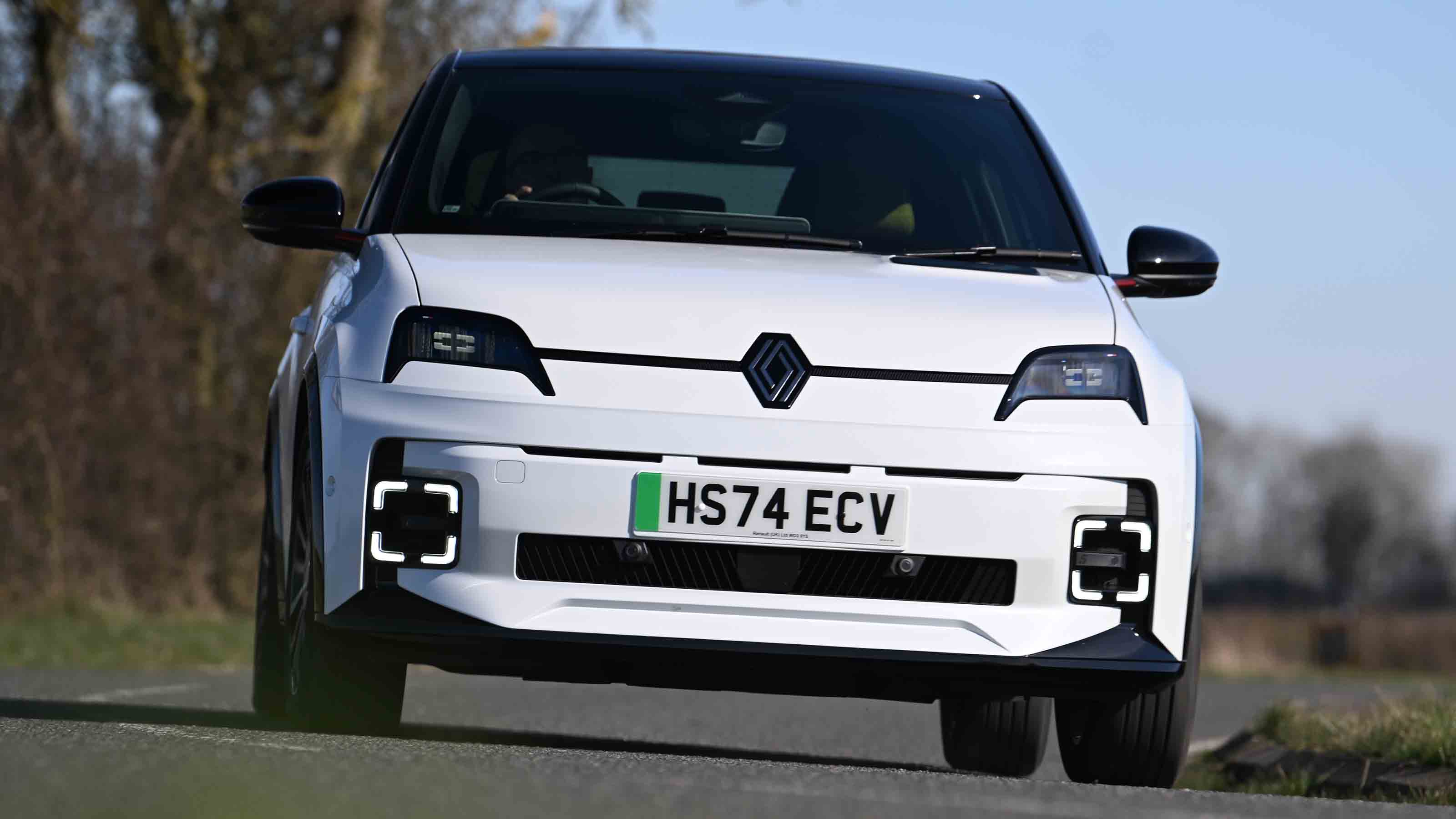 Renault 5 - front cornering