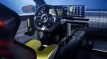 Renault 5 Turbo 3E - cabin