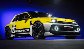 Renault 5 Turbo 3E - front studio