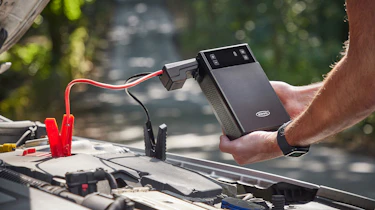 Ring Jumpstart 5-in-1 Tyre Inflator & Jump Starter - jump starting