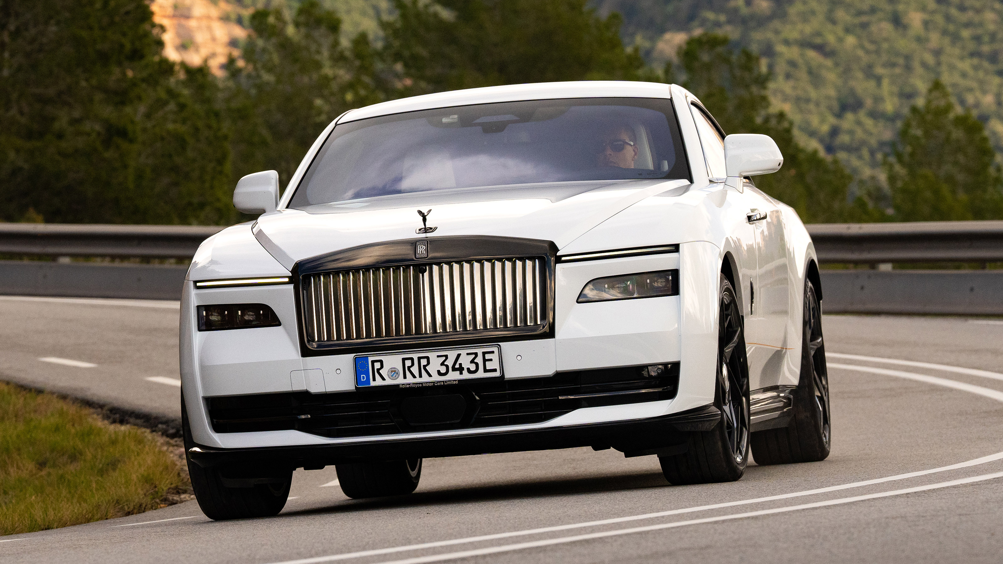 Rolls-Royce Spectre Black Badge - front cornering