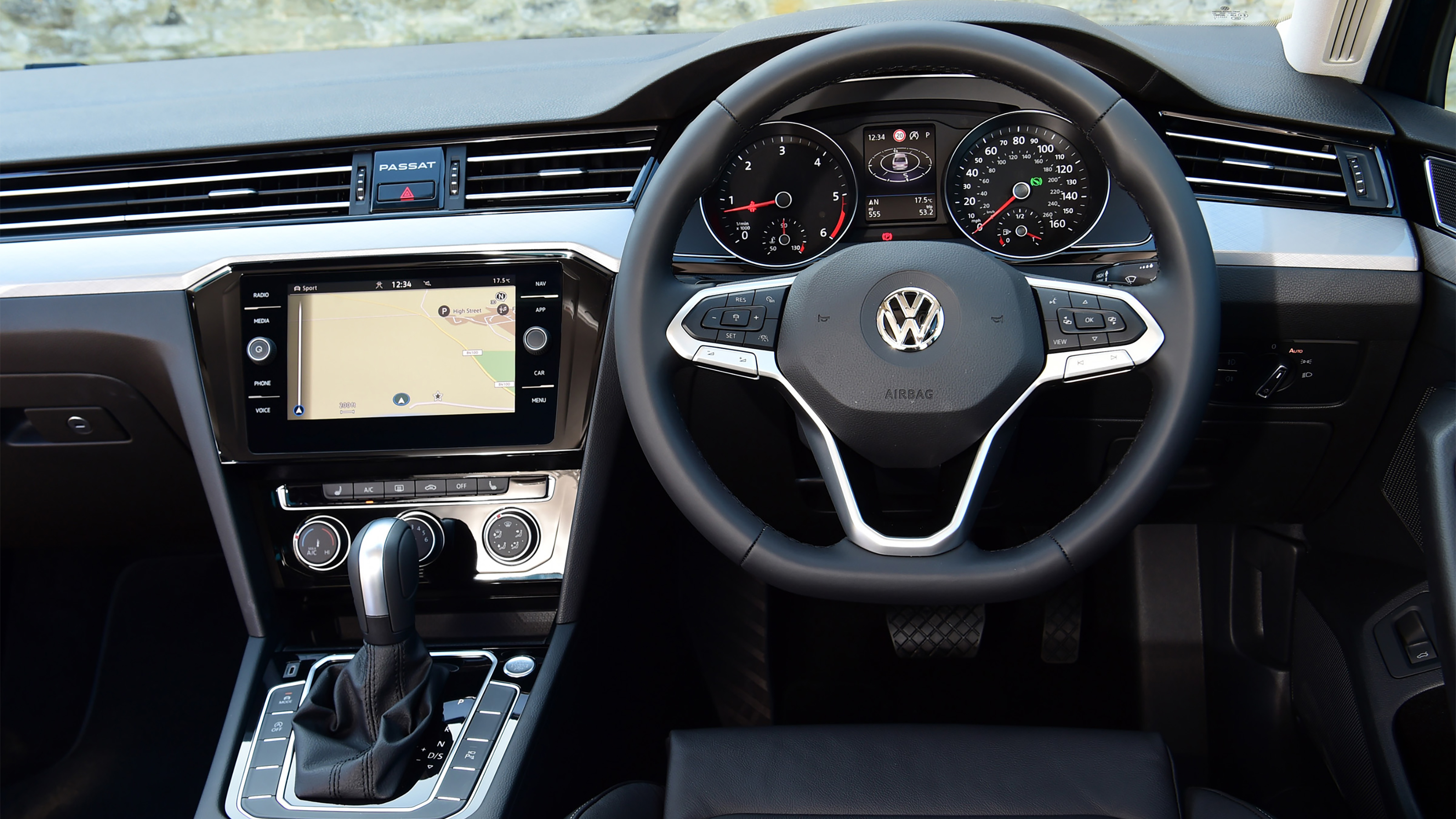 Car Hunter £13,000 saloons - Volkswagen Passat interior