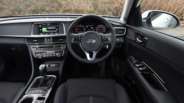 Car Hunter £13,000 saloons - Kia Optima interior