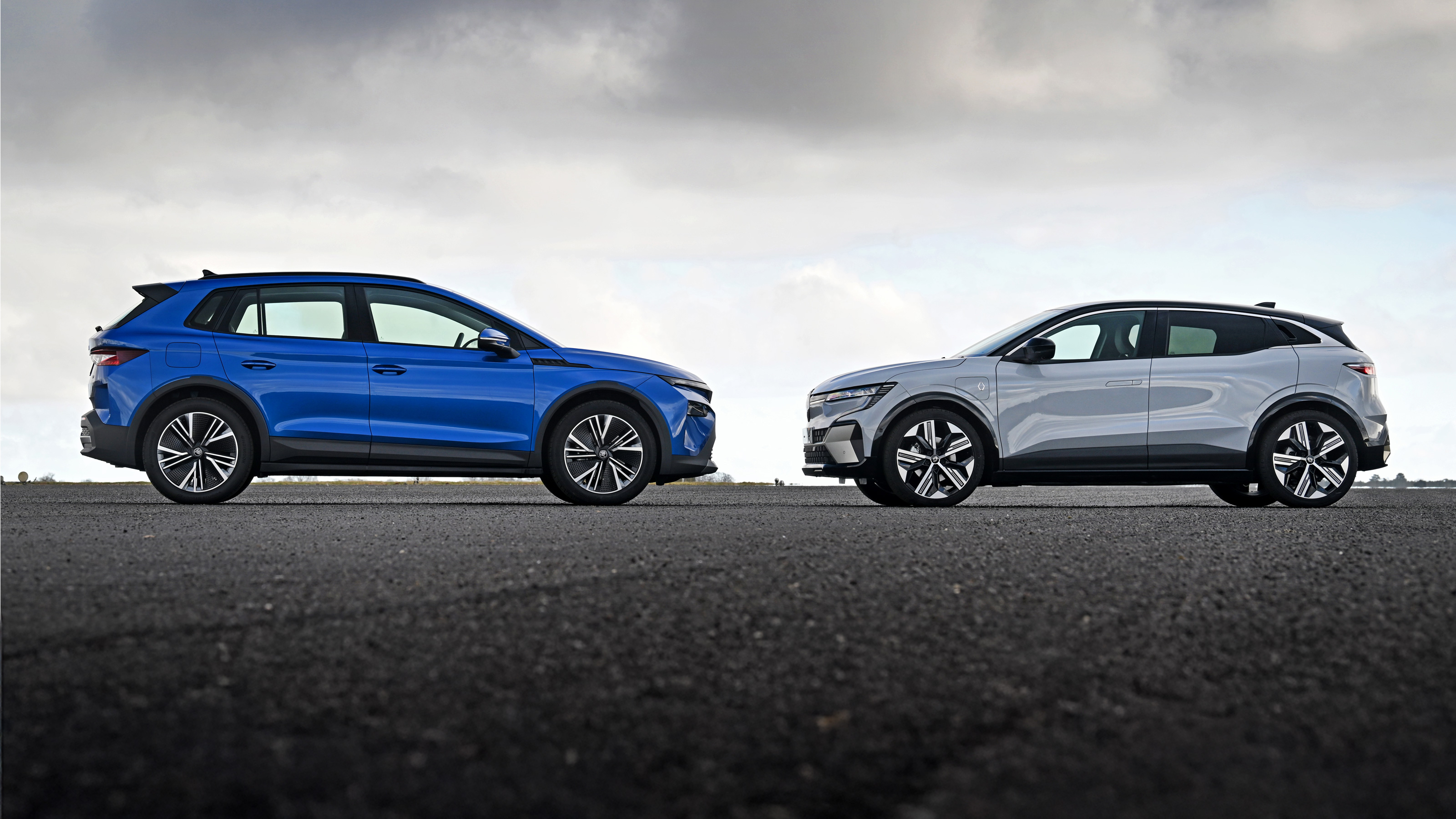 Skoda Elroq vs Renault Megane E-Tech - side view static