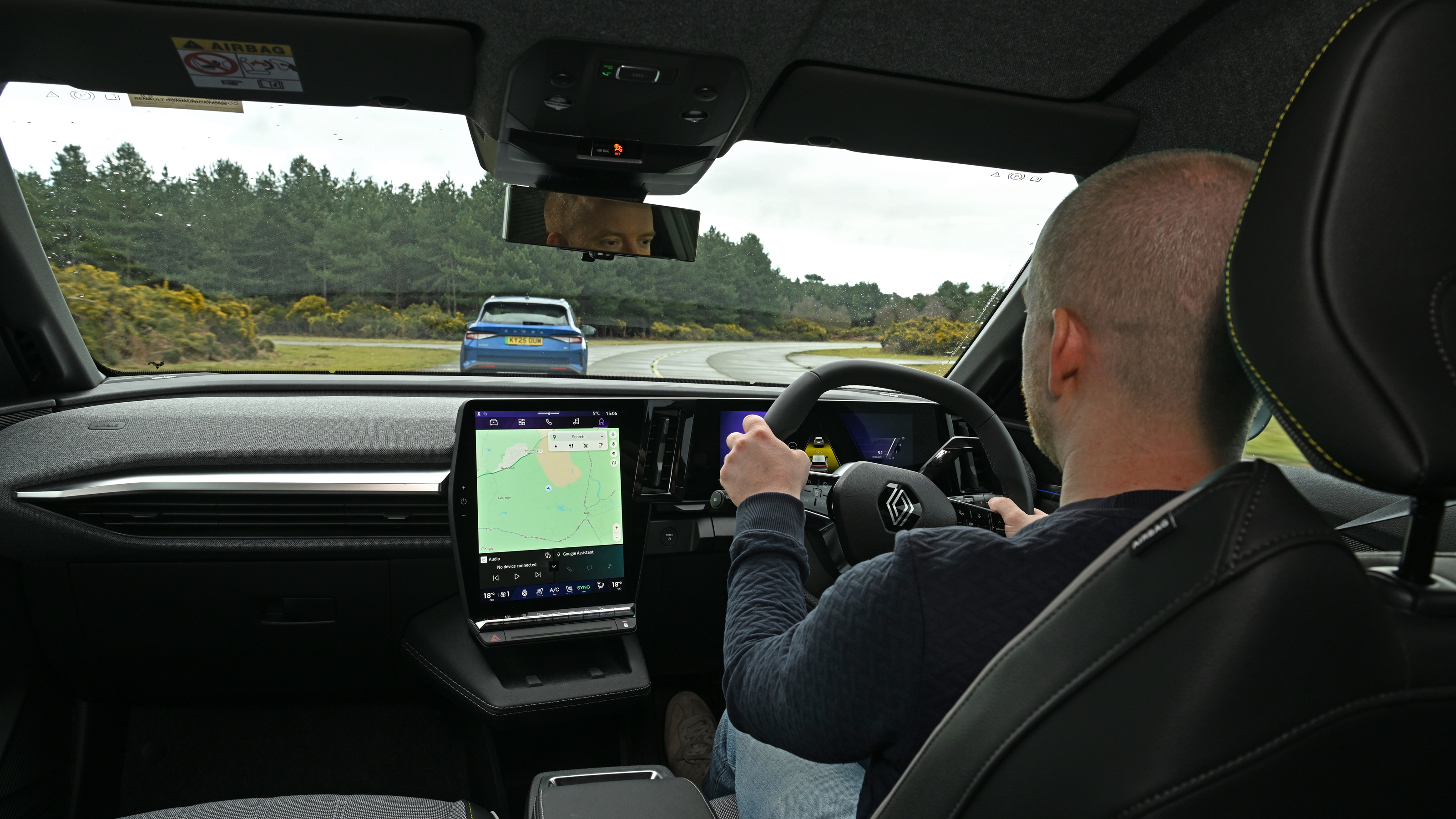 Renault Megane E-Tech - interior dynamic