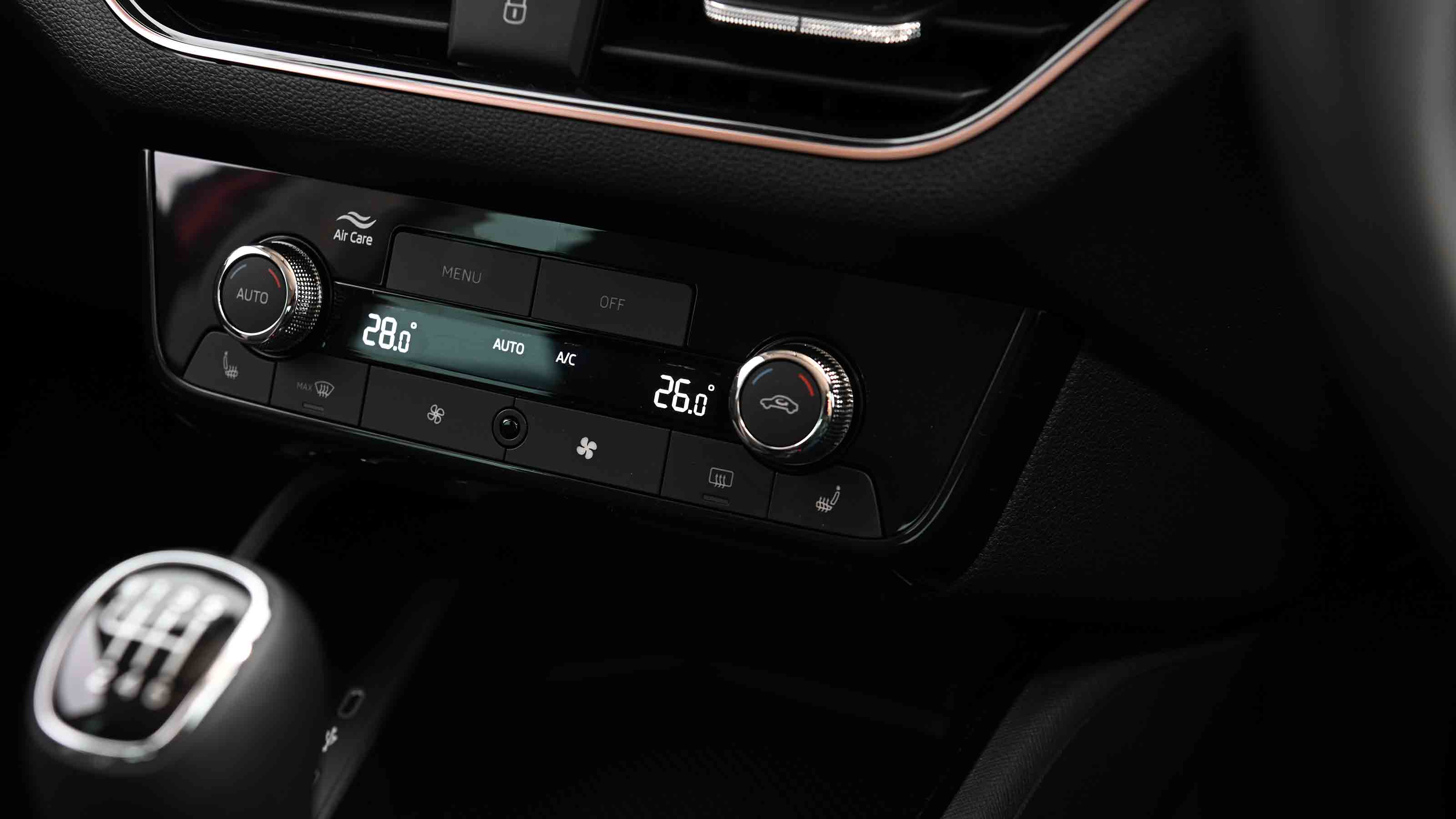 Skoda Kamiq - climate control dials