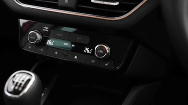 Skoda Kamiq - climate control dials