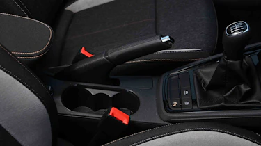 Skoda Kamiq - manual handbrake