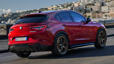 Stelvio Intensa - dynamic rear 3/4