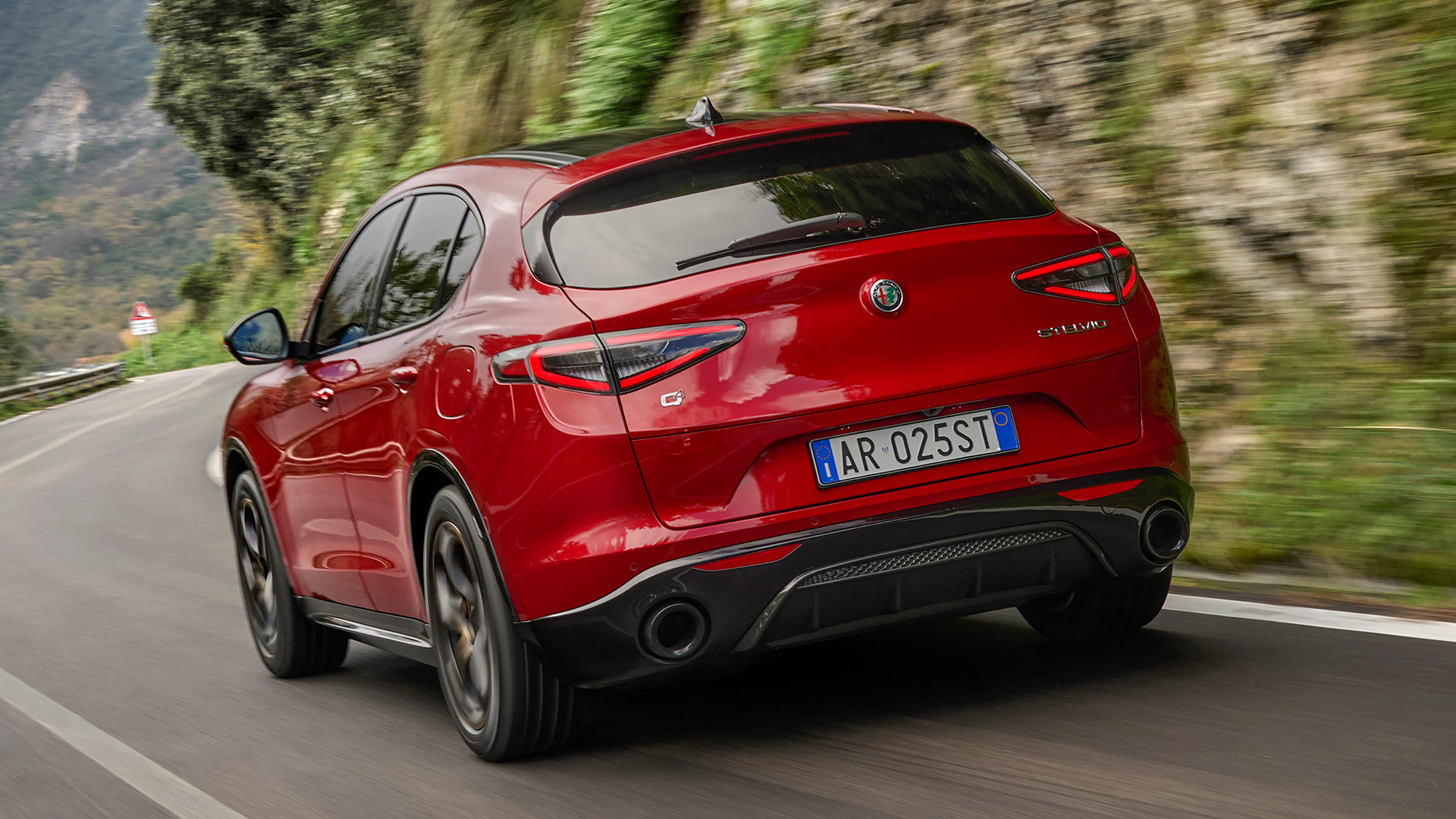 Stelvio Intensa - rear end