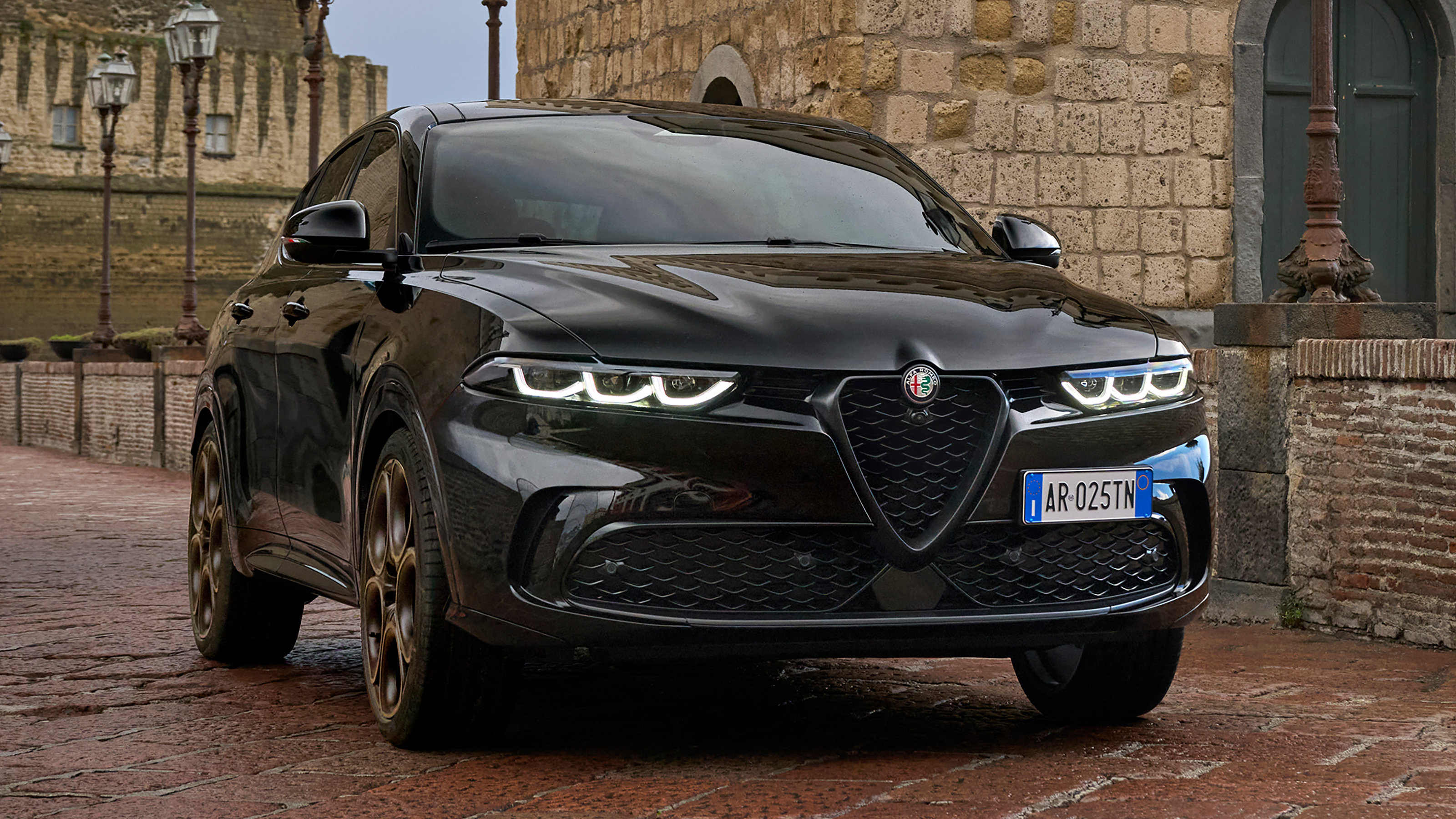 Tonale Intensa - front end