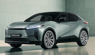 Toyota C-HR+ - front