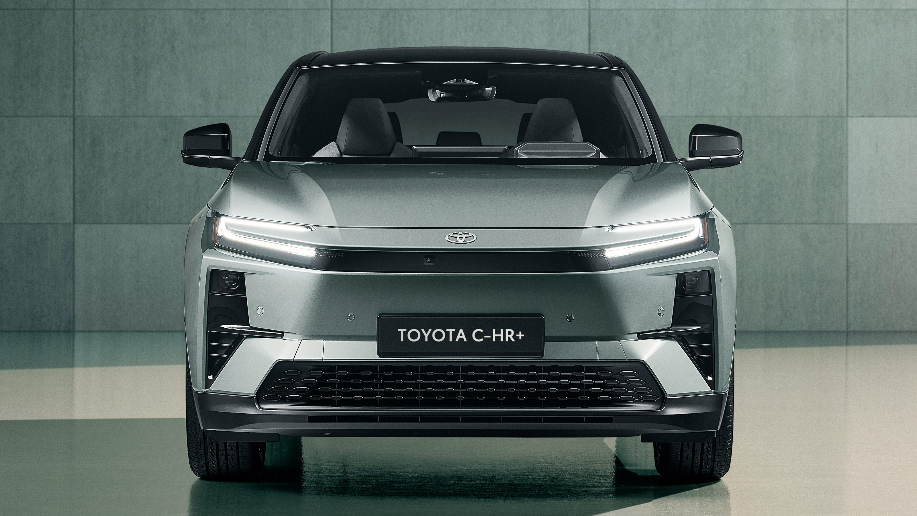 Toyota C-HR+ - full front