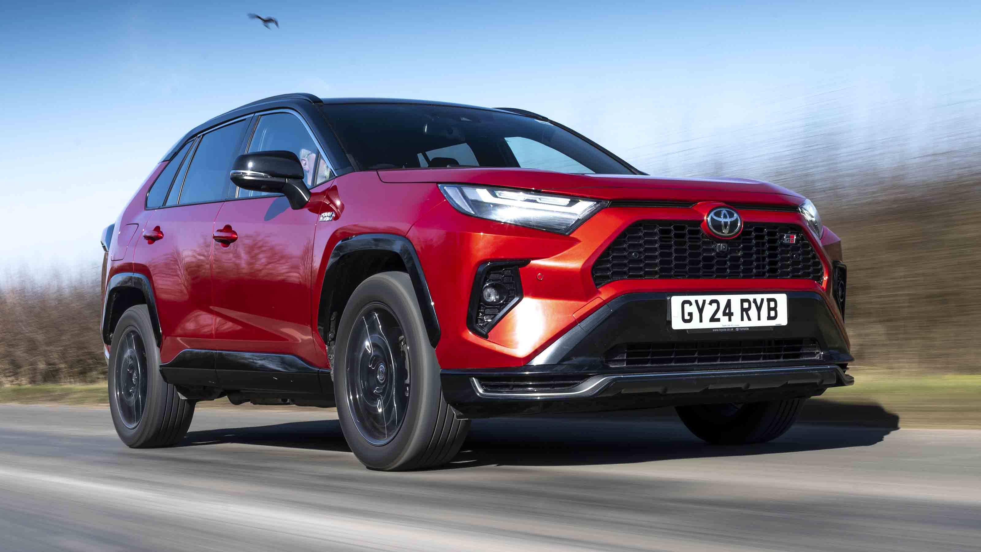 Toyota RAV4 - front corner tracking, alt