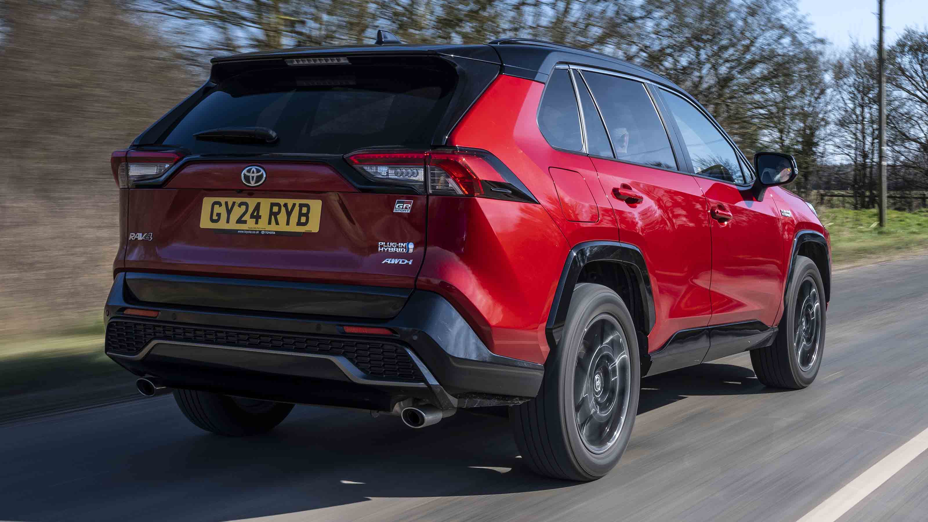 Toyota RAV4 - rear tracking, alt