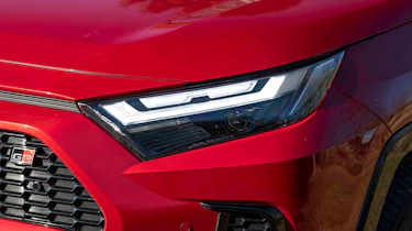 Toyota RAV4 - head light detail