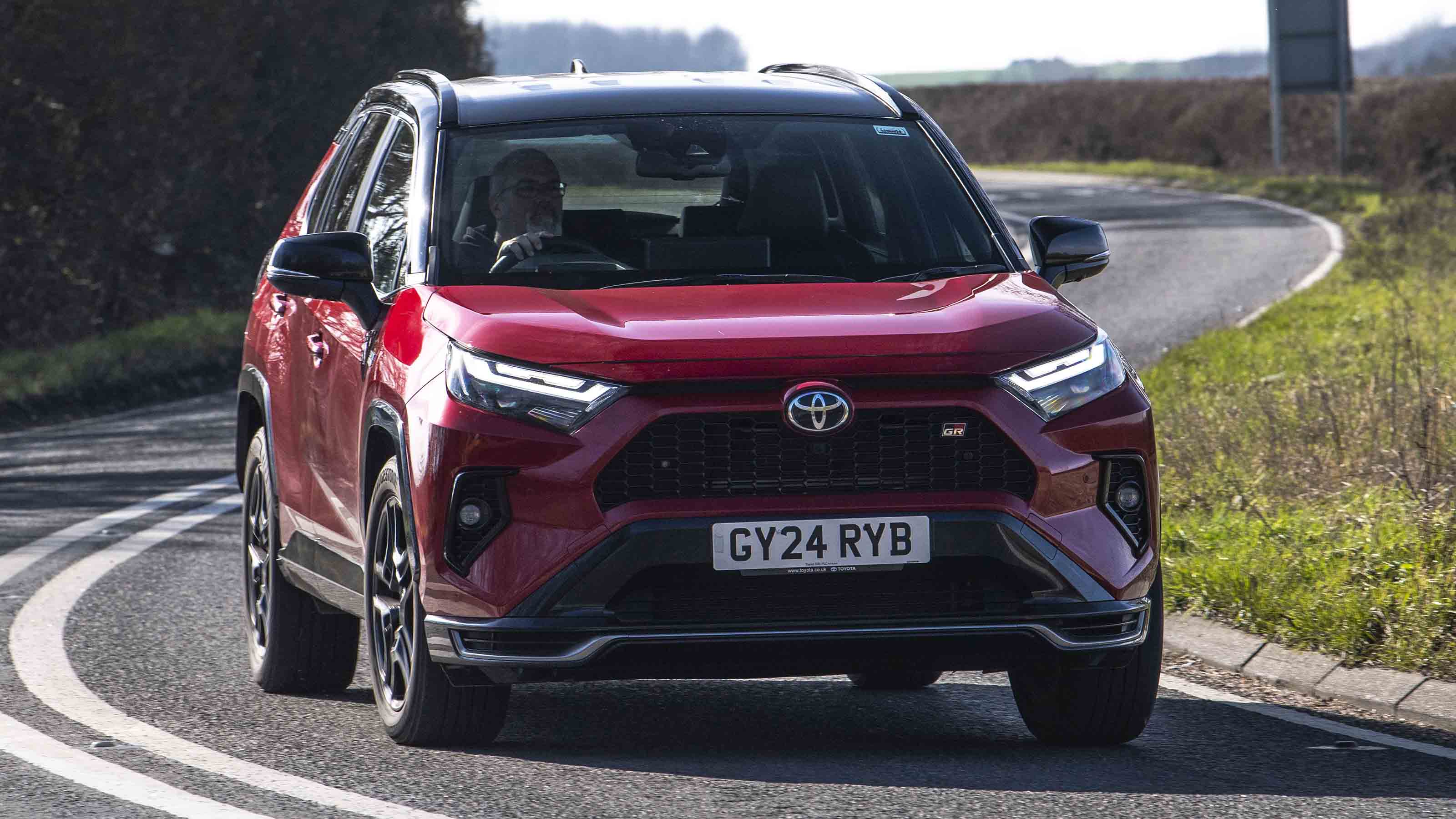 Toyota RAV4 - front cornering
