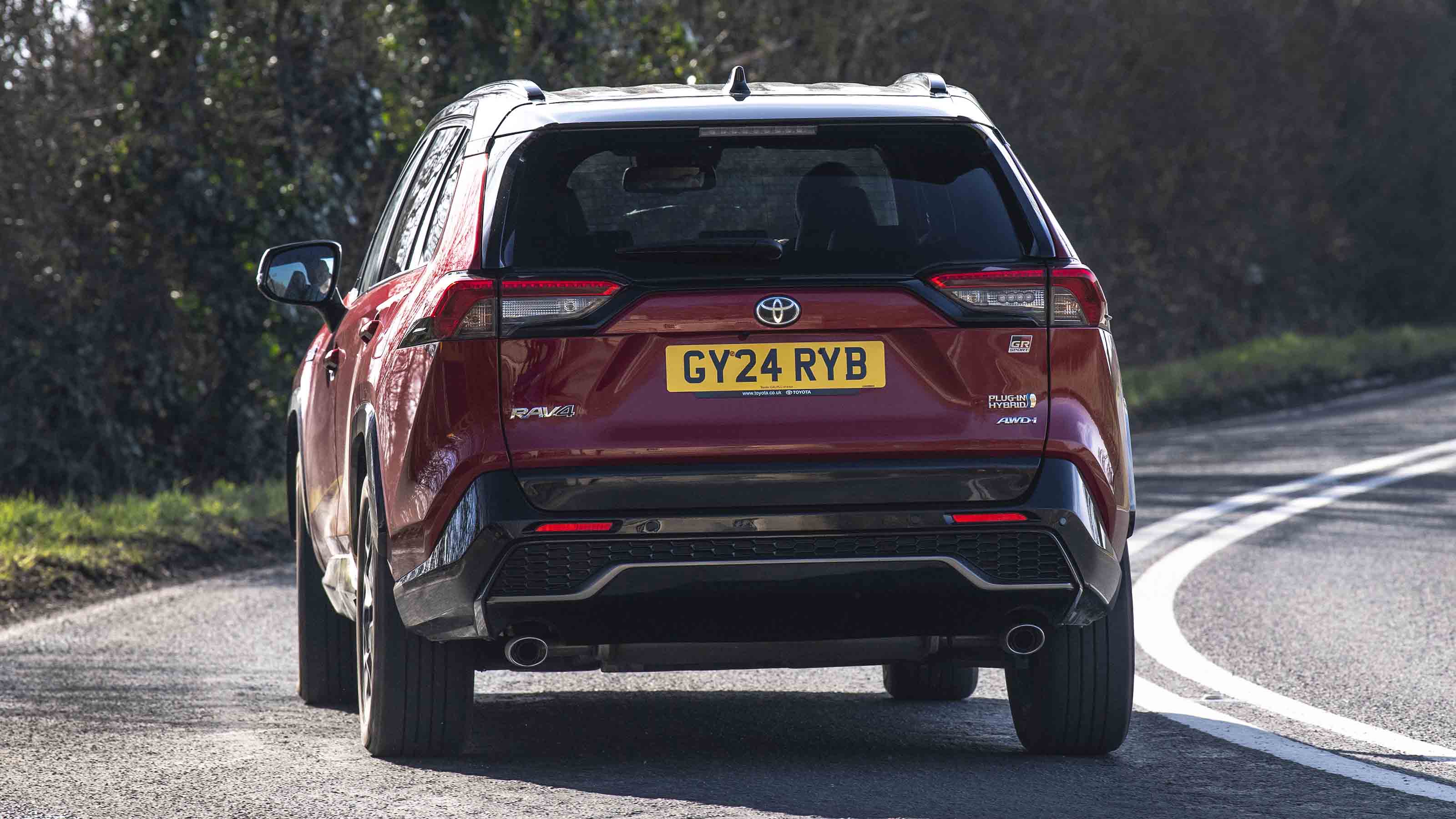 Toyota RAV4 - rear, full width