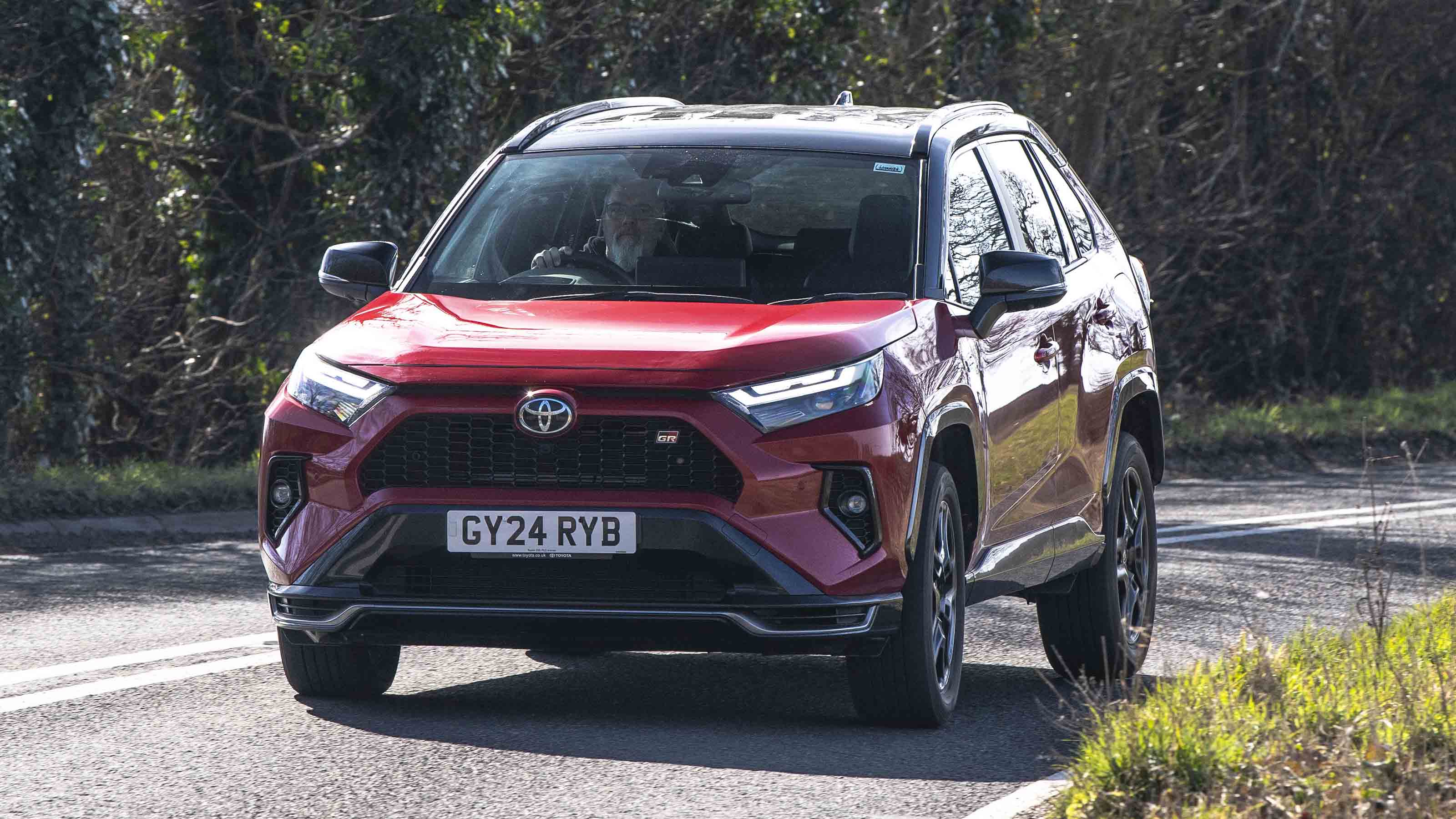 Toyota RAV4 - front, full width