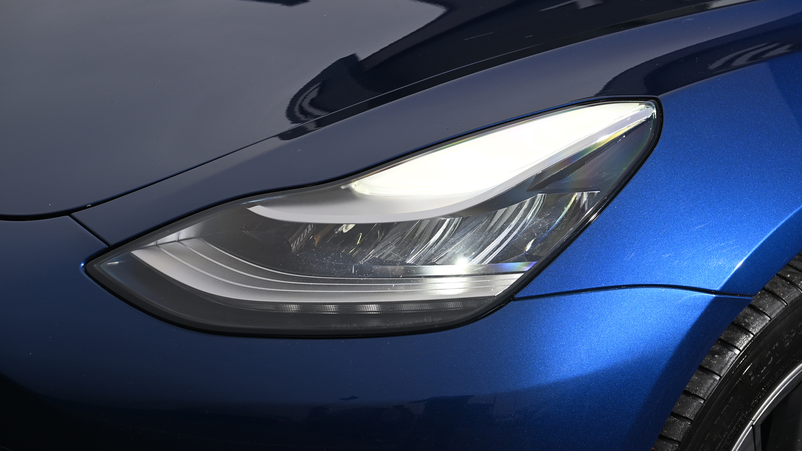 Tesla Model 3 Mk1 - headlight