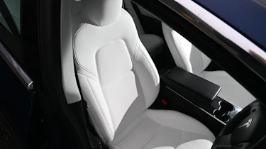 Tesla Model 3 Mk1 - front seats