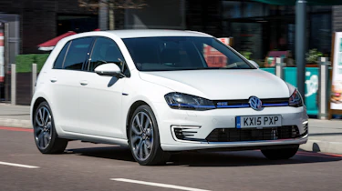 Volkswagen Golf GTE - front action
