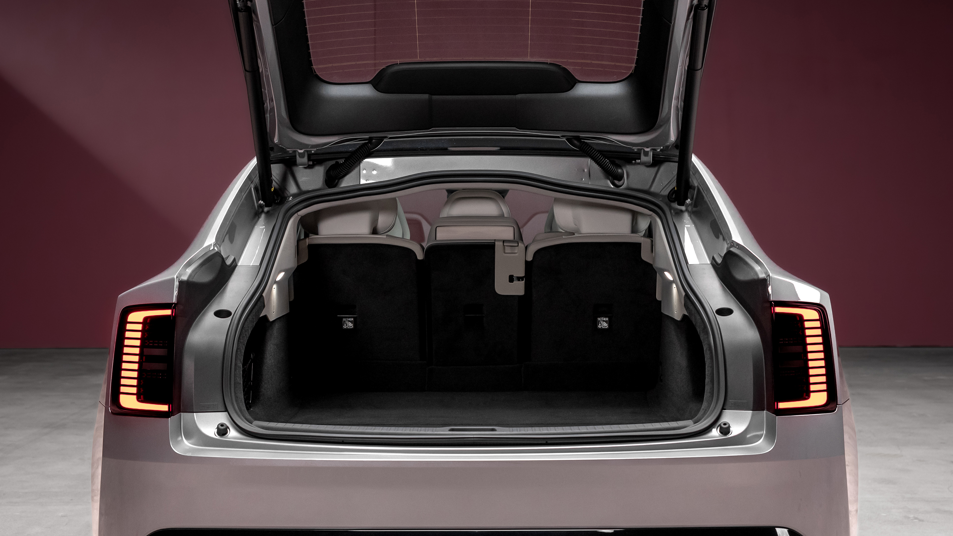 Volvo ES90 - boot