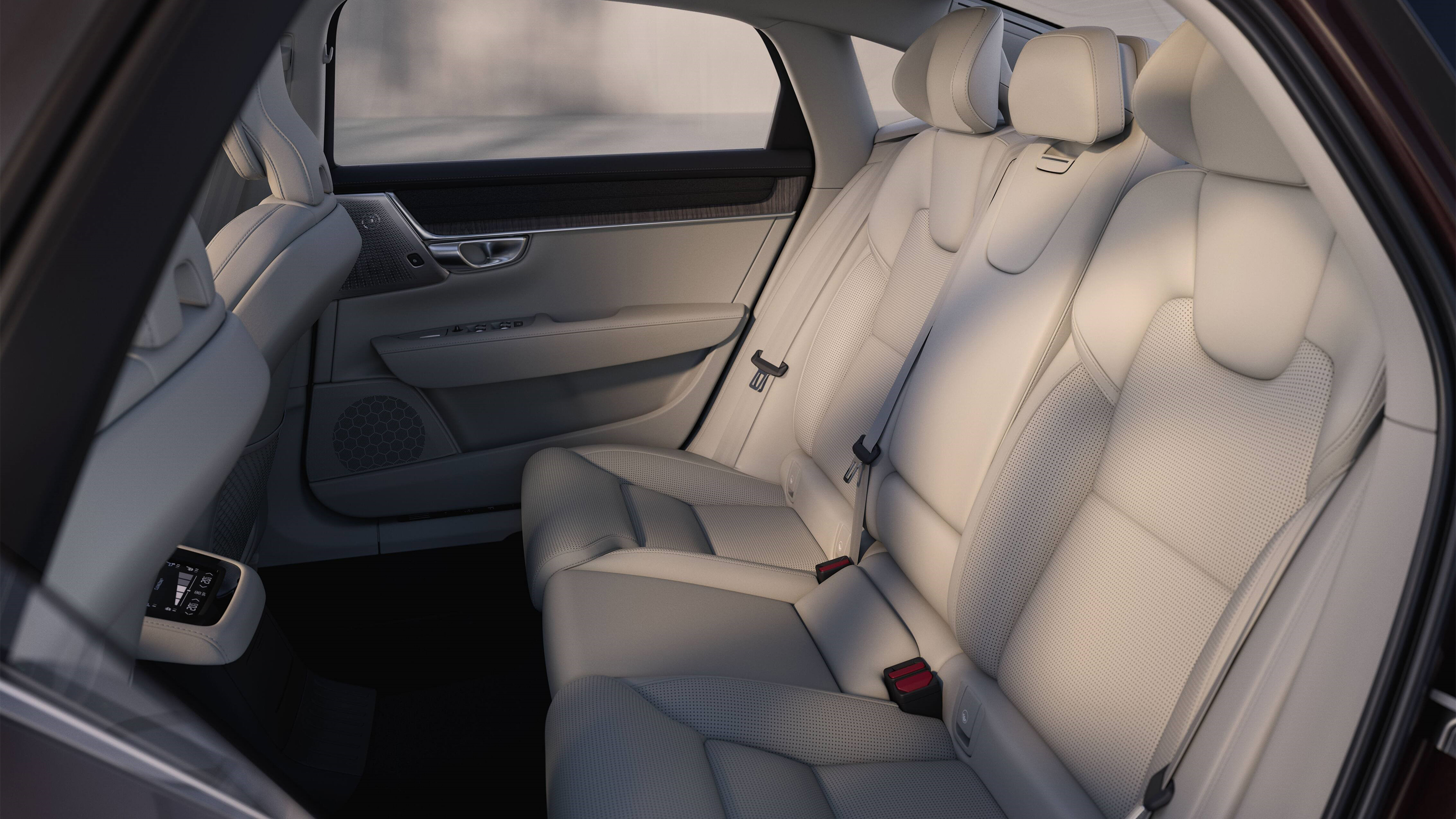 2026 Volvo S90 plug-in hybrid - rear seats