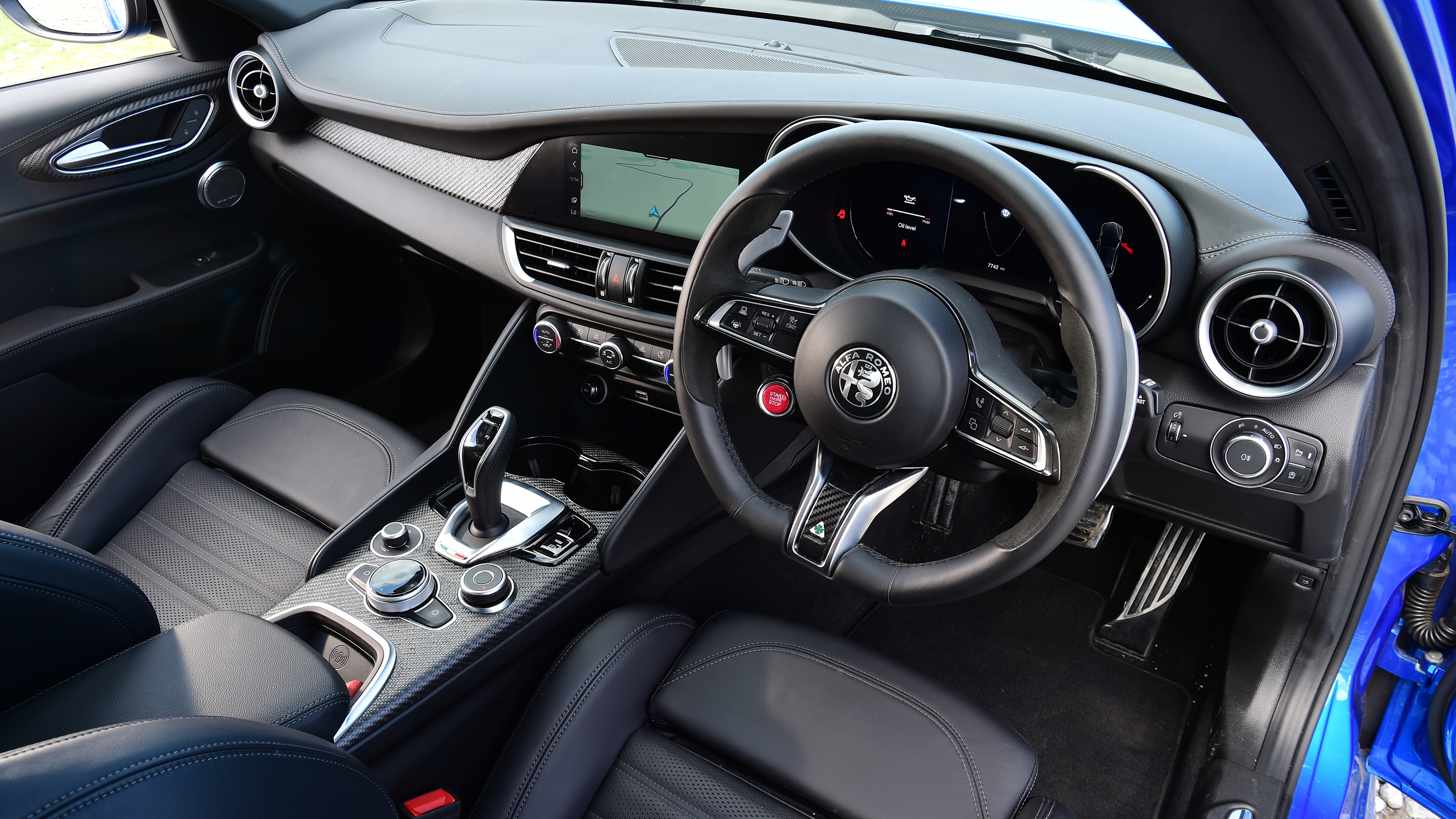 Alfa Romeo Giulia Quadrifoglio - dashboard