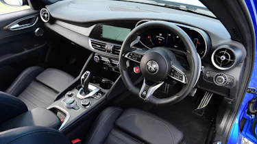 Alfa Romeo Giulia Quadrifoglio - dashboard
