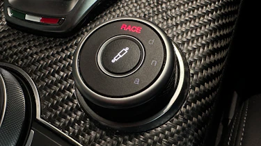 Alfa Romeo Giulia Quadrifoglio - 'DNA' switch