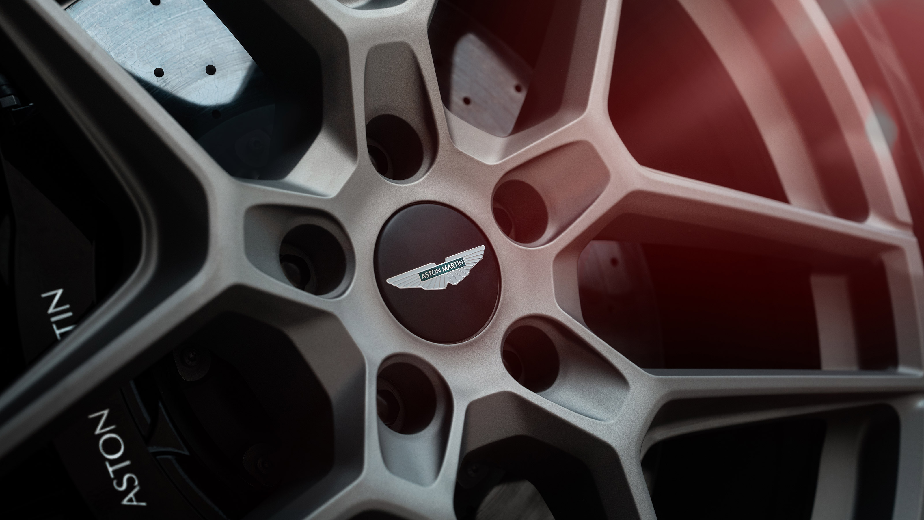 Aston Martin DBX S - wheel