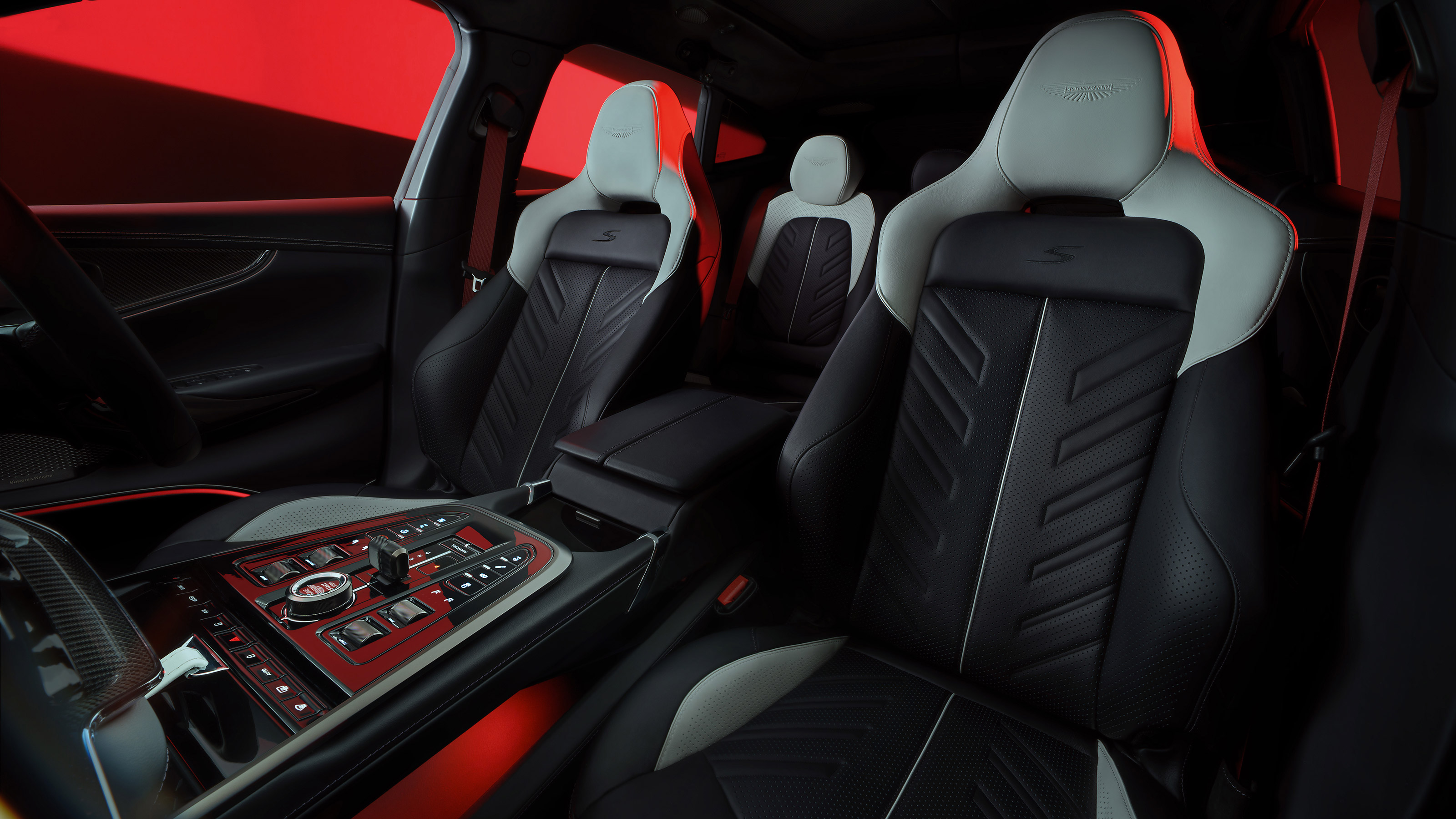 Aston Martin DBX S - cabin