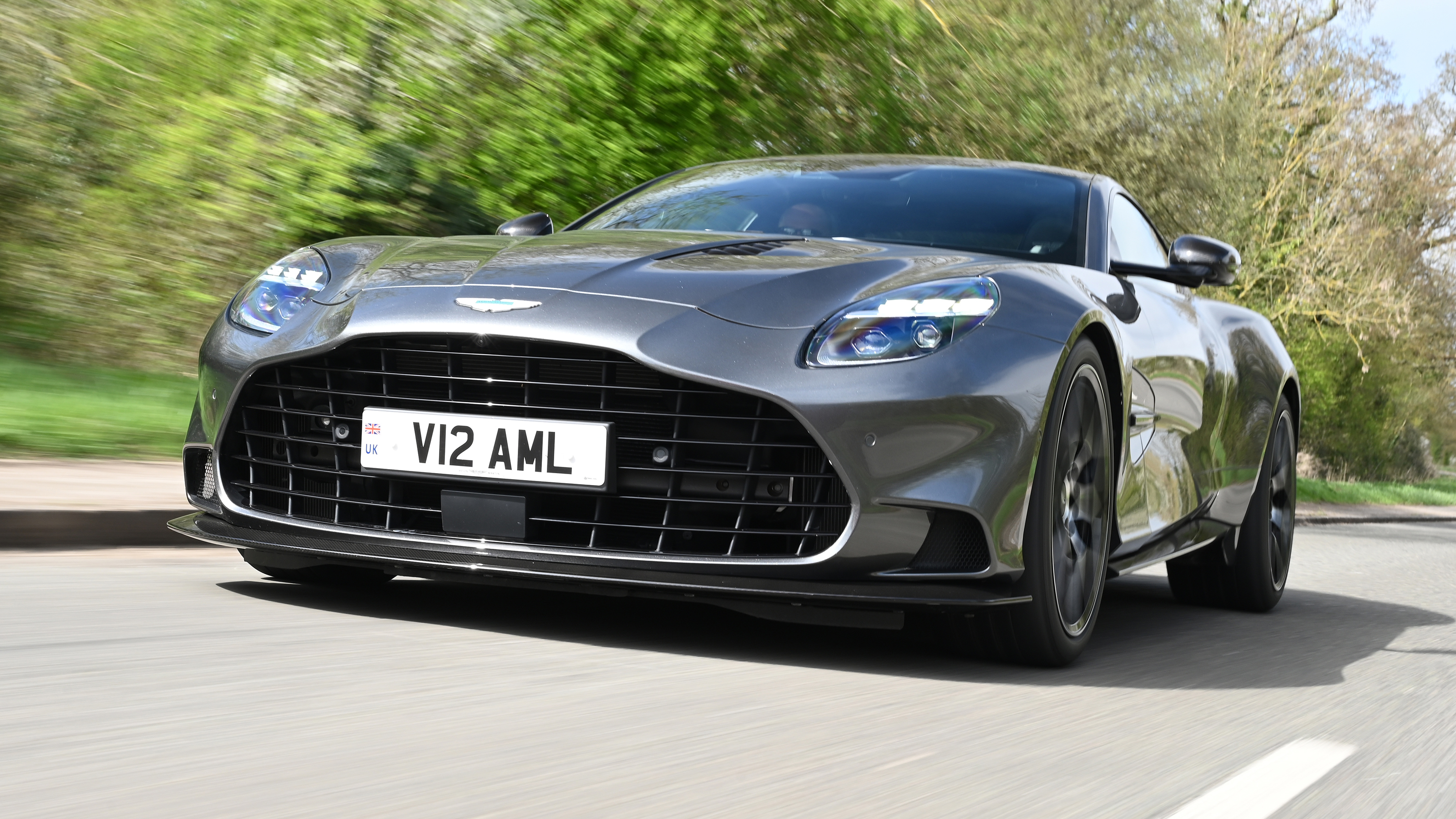 Aston Martin Vanquish - front tracking