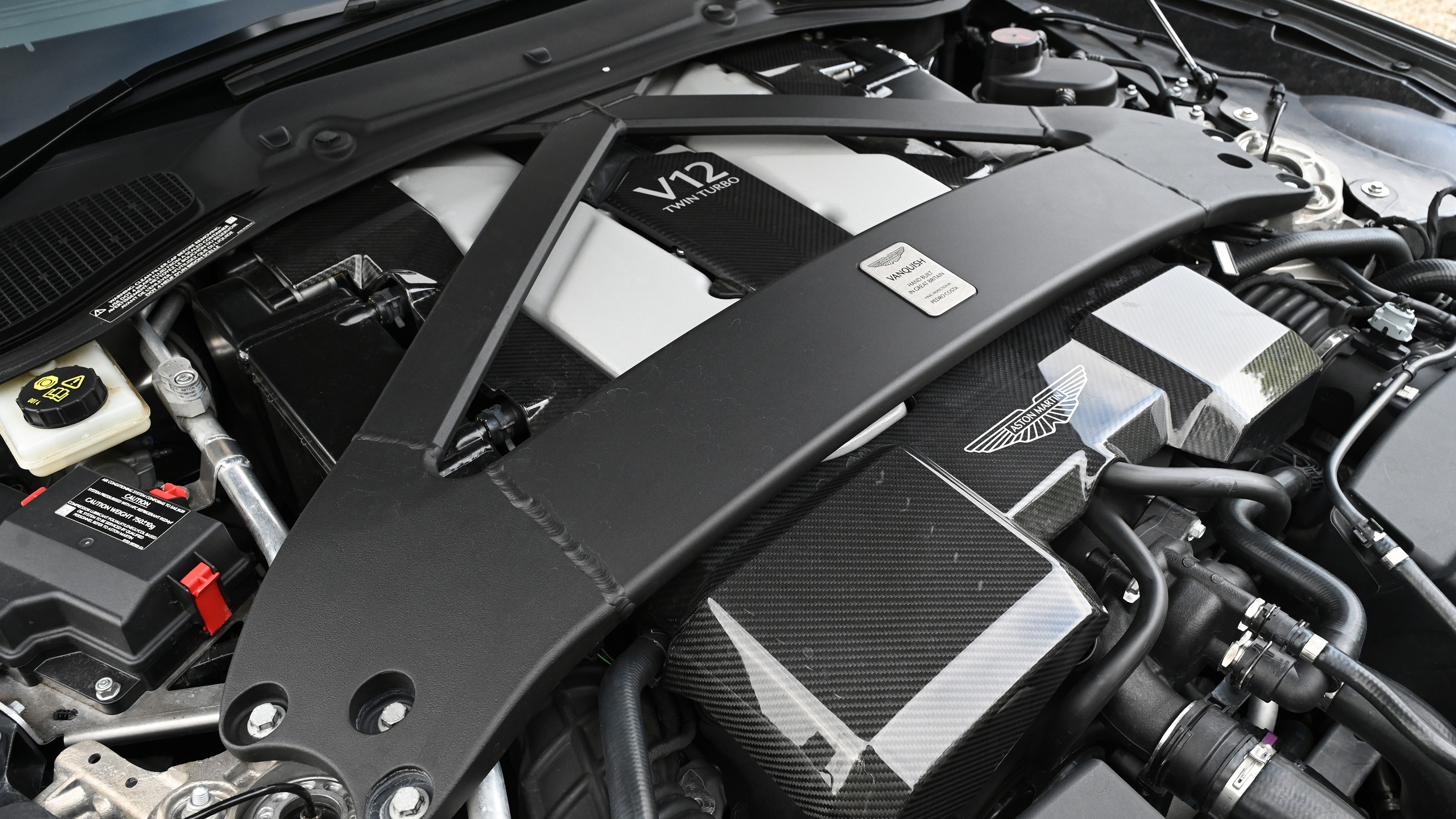 Aston Martin Vanquish - engine bay