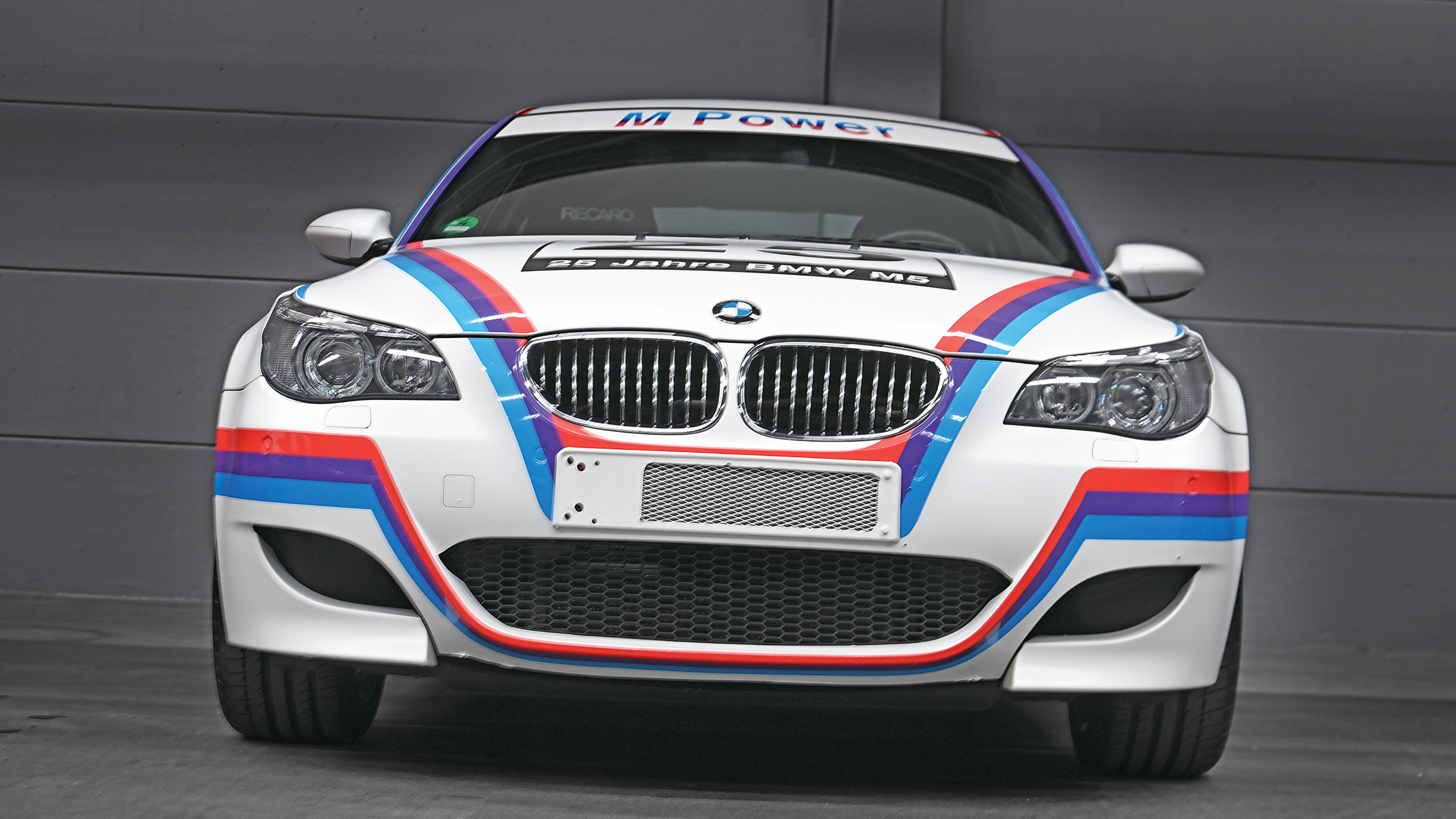 Racing liveried E60 BMW M5
