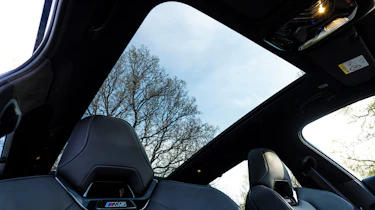 BMW M5 Touring - panoramic roof