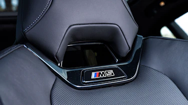 BMW M5 Touring - seat detail