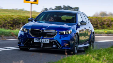 BMW M5 Touring - front cornering