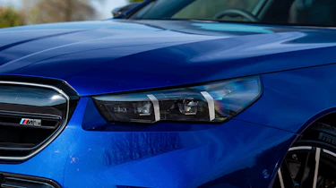 BMW M5 Touring - front light
