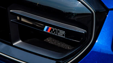 BMW M5 Touring - M5 grille badge